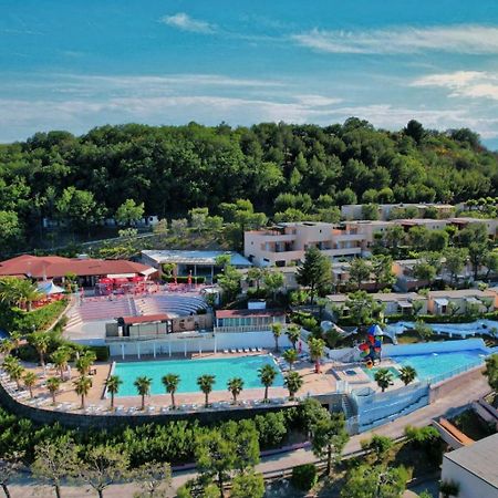 Centro Vacanze Mirage Torre di Palme Exterior photo
